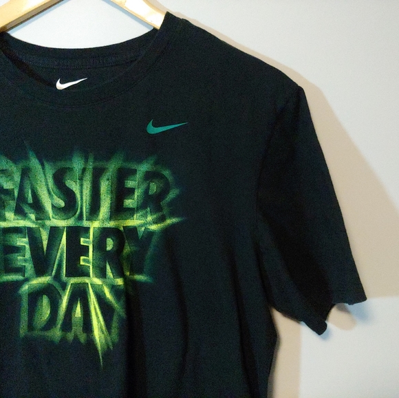 Nike Athletic Cut T-shirt - Picture 3 of 7